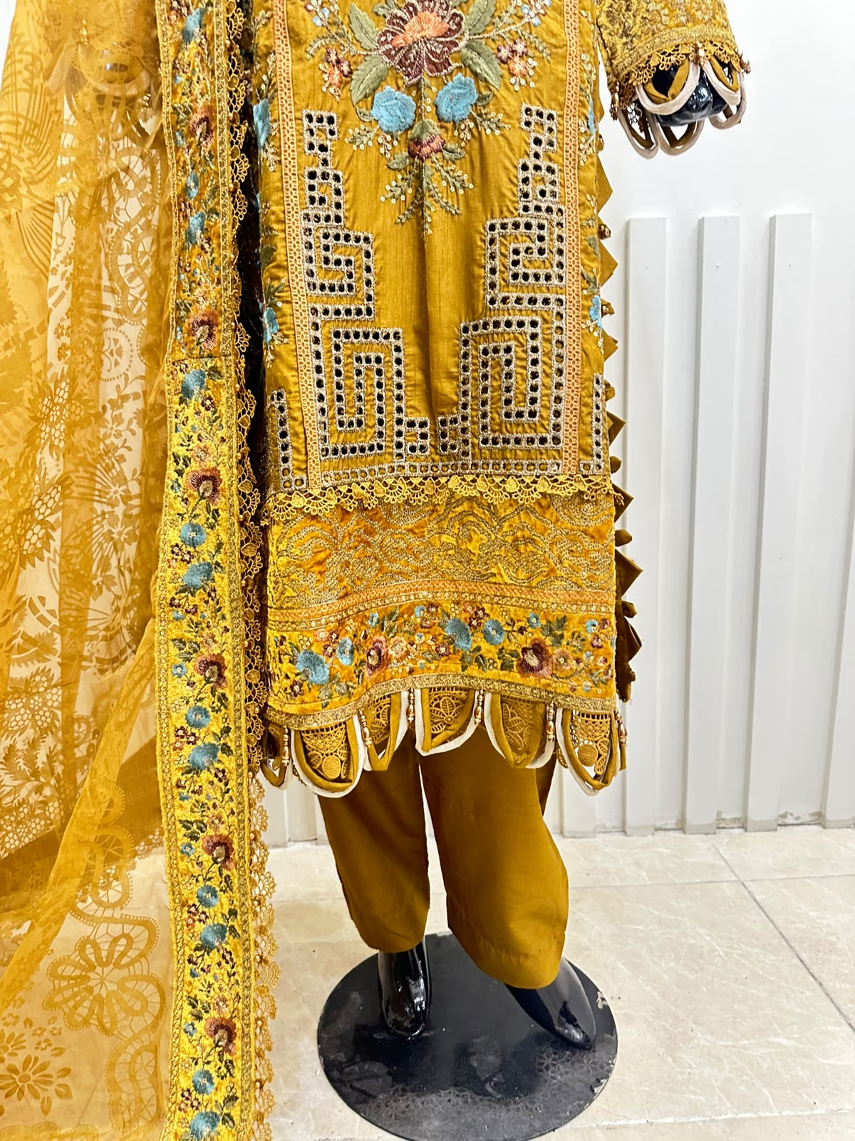 Naqshe Chiffon Catalog B19