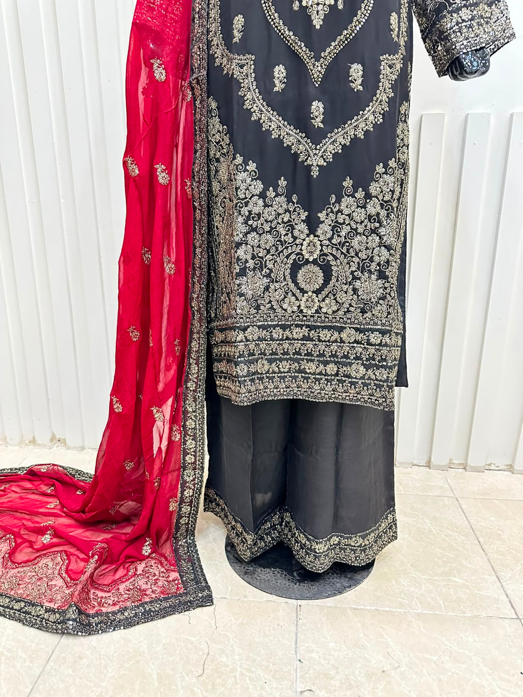 Naqshe Chiffon Catalog B06