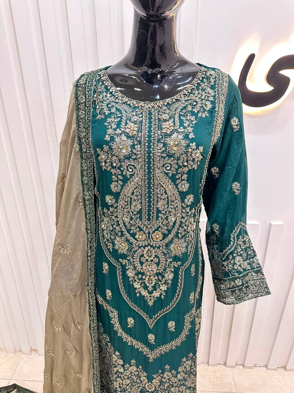 Naqshe Chiffon Catalog B08